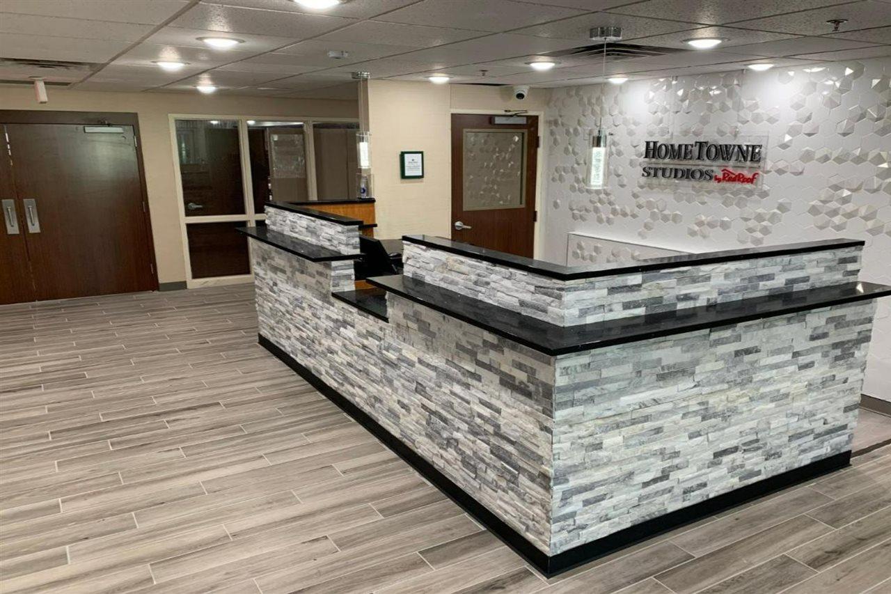 Hotel Hometowne By Red Roof East Lansing -