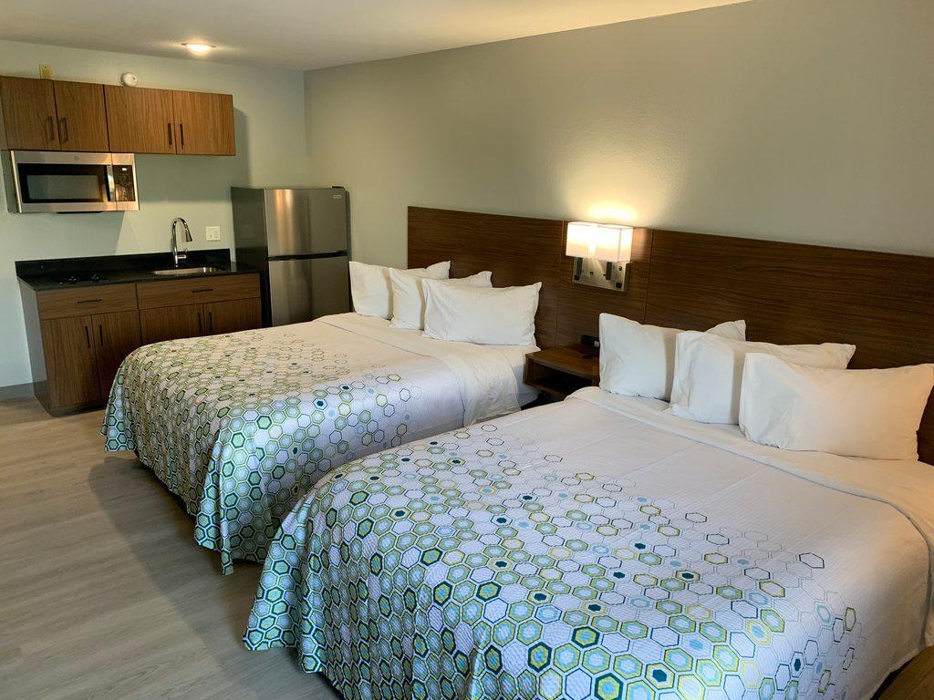 Hotel Hometowne By Red Roof East Lansing -
