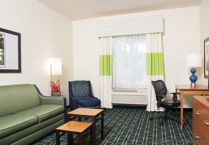 Hometowne By Red Roof East Lansing - 3* Okemos