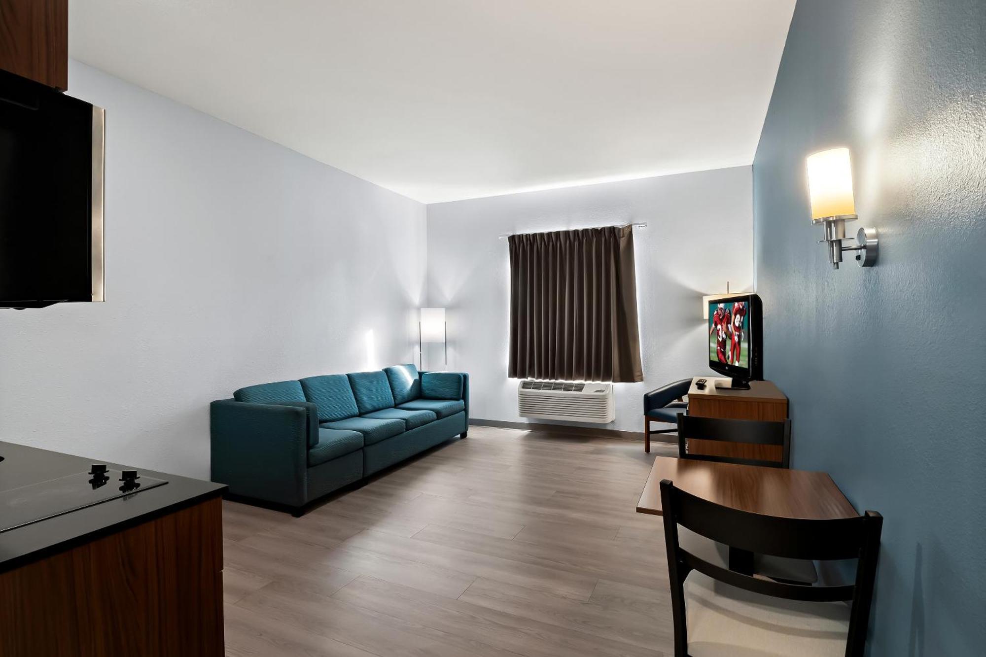 Hotel Hometowne By Red Roof East Lansing - Okemos