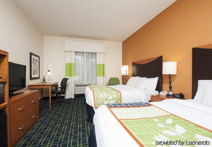 Hometowne By Red Roof East Lansing -