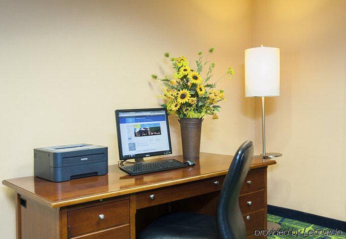 Hometowne By Red Roof East Lansing - Hotel Okemos