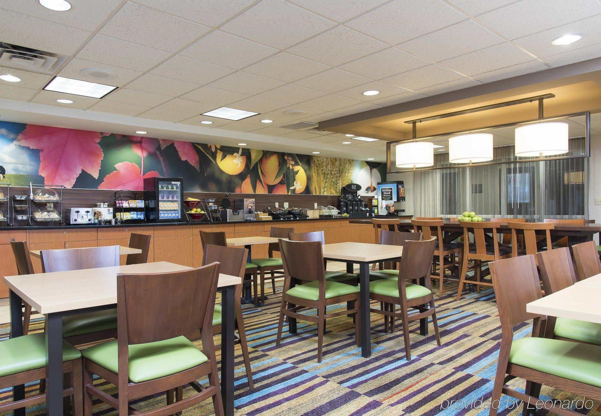 Hometowne By Red Roof East Lansing -