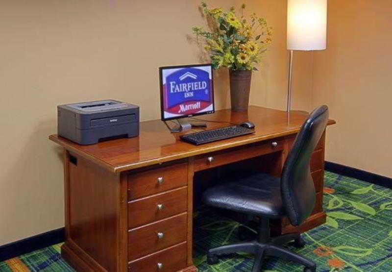 Hometowne By Red Roof East Lansing - Hotel