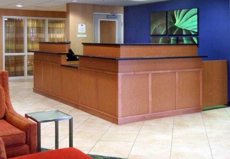 Hotel Hometowne By Red Roof East Lansing -