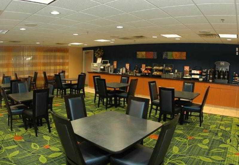 Hometowne By Red Roof East Lansing - Hotel Okemos